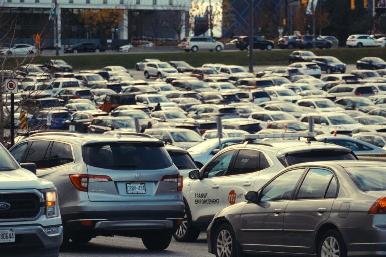 Parking Warszawa Okęcie — kompletny przewodnik dla kierowców z całej Polski